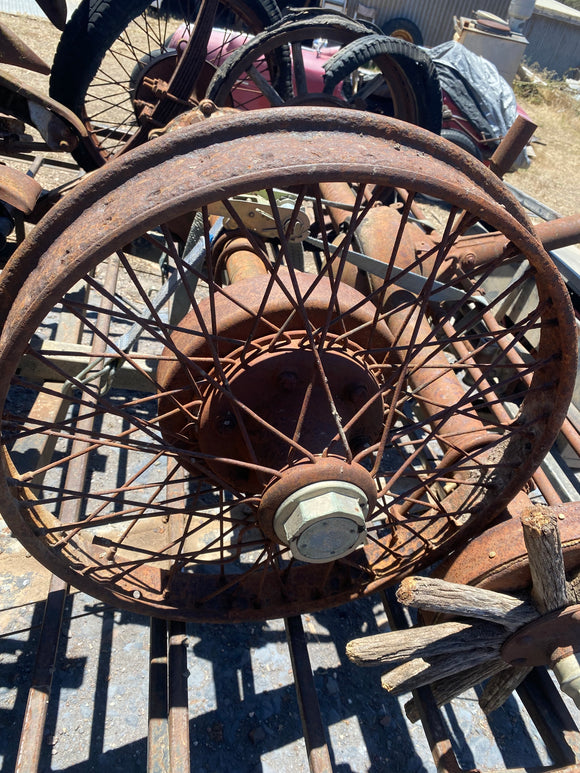 Vintage Buick Diff With Pair Of Houk Wire Wheel Hubs & Adaptors - NO SHIPPING - PICKUP ONLY!!